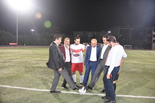 Sivas Kongresinin 100.Yılına ithafen düzenlenen futbol turnuvası Sultangazi Sivas Gençlik Platformu ve  (MADEF) Malatya Dernekler Federasyonu arasında oynanan Cumhuriyet Kupası maçı Cebeci Spor Kompleksinde gerçekleşti.