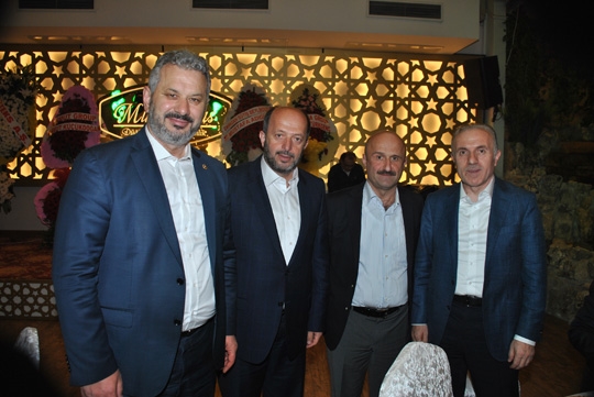 Günaydın Grup Yönetim Kurulu Başkanı Mustafa - Sultan Günaydın çiftinin kızları Dilara, Süleyman- Ayşe Emanet’in oğulları Ahmet, Mira Palas’ta düzenlenen görkemli düğün töreniyle dünya evine girdi.