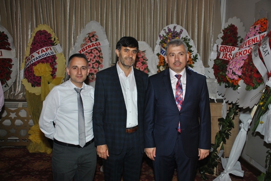Günaydın Grup Yönetim Kurulu Başkanı Mustafa - Sultan Günaydın çiftinin kızları Dilara, Süleyman- Ayşe Emanet’in oğulları Ahmet, Mira Palas’ta düzenlenen görkemli düğün töreniyle dünya evine girdi.