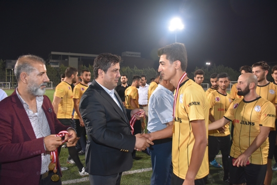 Sivas Kongresinin 100.Yılına ithafen düzenlenen futbol turnuvası Sultangazi Sivas Gençlik Platformu ve  (MADEF) Malatya Dernekler Federasyonu arasında oynanan Cumhuriyet Kupası maçı Cebeci Spor Kompleksinde gerçekleşti.