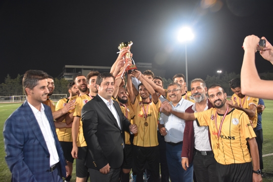 Sivas Kongresinin 100.Yılına ithafen düzenlenen futbol turnuvası Sultangazi Sivas Gençlik Platformu ve  (MADEF) Malatya Dernekler Federasyonu arasında oynanan Cumhuriyet Kupası maçı Cebeci Spor Kompleksinde gerçekleşti.