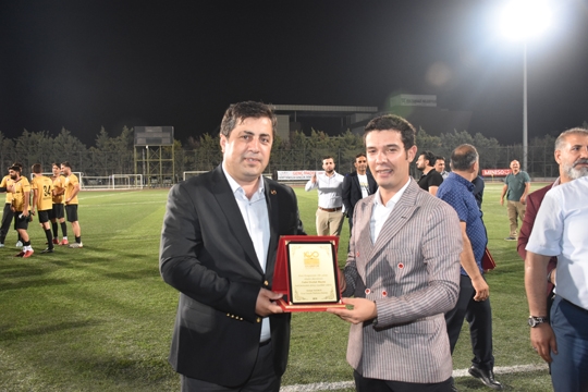 Sivas Kongresinin 100.Yılına ithafen düzenlenen futbol turnuvası Sultangazi Sivas Gençlik Platformu ve  (MADEF) Malatya Dernekler Federasyonu arasında oynanan Cumhuriyet Kupası maçı Cebeci Spor Kompleksinde gerçekleşti.