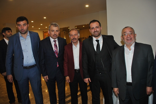 Günaydın Grup Yönetim Kurulu Başkanı Mustafa - Sultan Günaydın çiftinin kızları Dilara, Süleyman- Ayşe Emanet’in oğulları Ahmet, Mira Palas’ta düzenlenen görkemli düğün töreniyle dünya evine girdi.