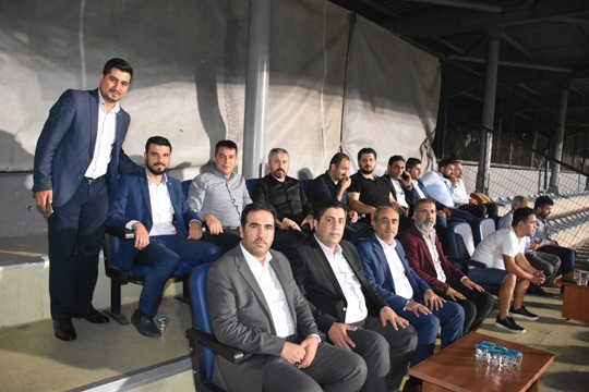 Sivas Kongresinin 100.Yılına ithafen düzenlenen futbol turnuvası Sultangazi Sivas Gençlik Platformu ve  (MADEF) Malatya Dernekler Federasyonu arasında oynanan Cumhuriyet Kupası maçı Cebeci Spor Kompleksinde gerçekleşti.