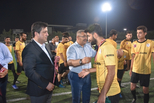 Sivas Kongresinin 100.Yılına ithafen düzenlenen futbol turnuvası Sultangazi Sivas Gençlik Platformu ve  (MADEF) Malatya Dernekler Federasyonu arasında oynanan Cumhuriyet Kupası maçı Cebeci Spor Kompleksinde gerçekleşti.