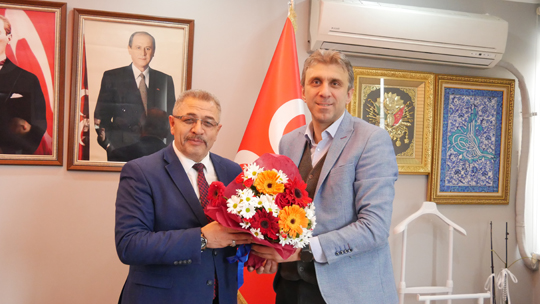 SULTANGAZİ TRABZONLULAR DERNEĞİ' NDEN SİYASİ PARTİLERE  ZİYARET