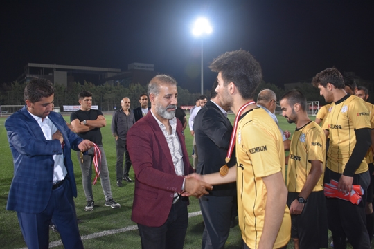 Sivas Kongresinin 100.Yılına ithafen düzenlenen futbol turnuvası Sultangazi Sivas Gençlik Platformu ve  (MADEF) Malatya Dernekler Federasyonu arasında oynanan Cumhuriyet Kupası maçı Cebeci Spor Kompleksinde gerçekleşti.