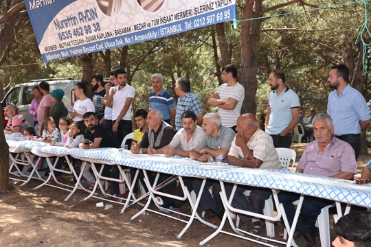 Sultangazi Durağanlılar Derneği piknik havasında keşkek ve güreş şöleni düzenledi