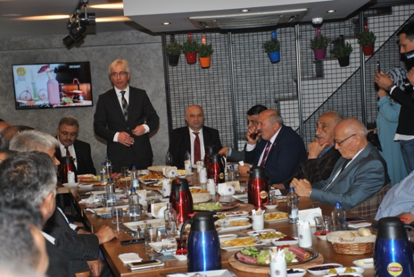 MHP İstanbul İl Başkanı, Sultangazi’de muhtarlarla buluştu