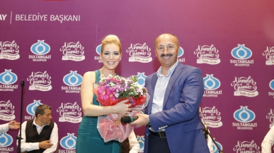 Sultangazi’de Anneler Günü Coşkusu