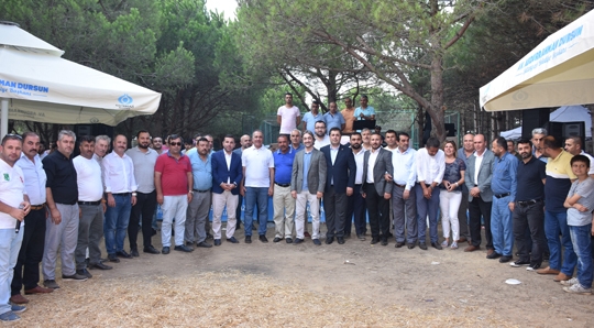 Sultangazi Durağanlılar Derneği piknik havasında keşkek ve güreş şöleni düzenledi