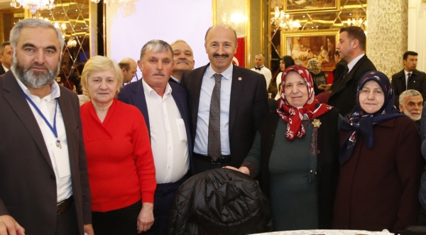 Sultangazili Çınarlarla Yaşlılar Günü Kutlandı