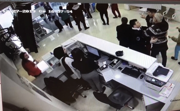 (Özel) Eski Süper Lig Kalecisi Hastanede Dehşet Saçtı
