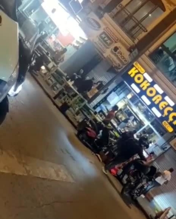 (Özel) İstanbul’Da Döner Bıçaklı, Masalı Ve Sandalyeli Kavga Kamerada
