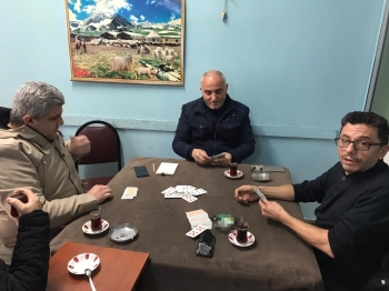 (Özel) Kağıthane Polisinden Yasağı Delen Kıraathanelere Baskın
