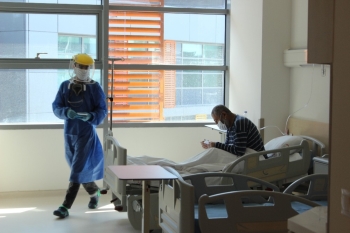 (Özel) Sağlık Çalışanlarının Buruk Bayram Sevinci
