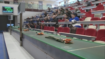 (Özel) Yılbaşı Öncesi İstanbul’Un Çiçek Borsasında Yoğunluk Arttı
