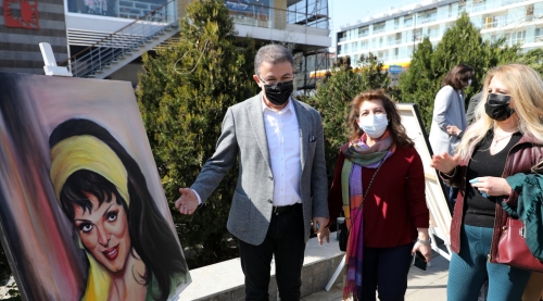 8 Kadın 8 Fırça Sergisi Göktürk’te açıldı