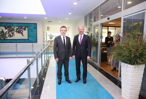 Aile ve Sosyal Politikalar Bakan yardımcısı Dr. Mehmet Karabay, Sultangazi Belediye Başkanı Cahit Altunay’ı makamında ziyaret etti.