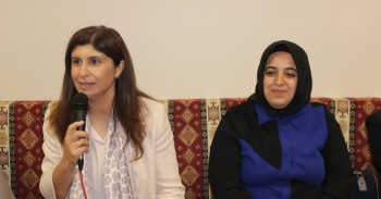 Ak Parti  Kadın Koları Aİlesi Sultangazide Seçmeniyle Bir Arada   