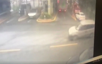 Ataşehir’De Aksiyon Sahnelerini Aratmayan Gasp Girişimi Kamerada
