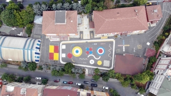 Bağcılar’Da Eğitim Sezonu Öncesi Okullar Boyanıyor
