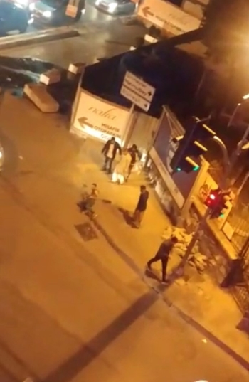 Bahçelievler’De İki Grup Arasında Bıçaklı Kavga: 1’İ Ağır 2 Yaralı
