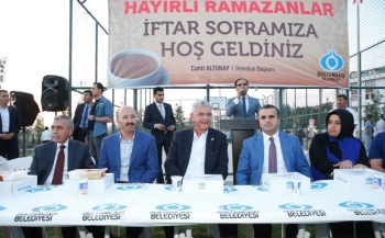 Bakan Bozkır; Ramazan’ın Bereketi Sokak İftarlarıyla Paylaşılıyor