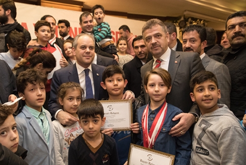 Bakan Kılıç’tan Gaziosmanpaşa’ya Gençlik Merkezi müjdesi