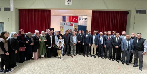 BAŞKAN ÖZTEKİN FRANSA'DAKİ TÜRKLERLE BİR ARAYA GELDİ