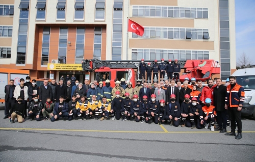 BAYRAMPAŞA’DA NEFES KESEN DEPREM TATBİKATI