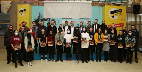 BAYRAMPAŞA'DA ŞİİR OKUMA YARIŞMASI