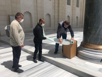 Büyük Çamlıca Camii’Nde Cemaatle Sosyal Mesafeli İlk Cuma Namazı Kılındı
