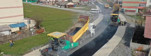 CADDE VE SOKAKLAR YENİLENİYOR