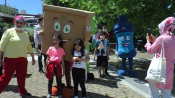 Çevre Tırı Ataşehir’İn Sokaklarını 5 Haziran Dünya Çevre Günü’Nde Farkındalık Oluşturmak İçin Gezdi
