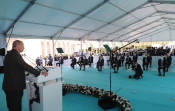 Cumhurbaşkanı Erdoğan’In Açıklamalarının Ardından İstanbul Havalimanı’Nda Bulunan 3 Pistten Aynı Anda Uçaklar Havalandı. Pilotlar Uçuş Öncesinde Cumhurbaşkanı Erdoğan İle Telsiz Üzerinden Görüştü.
