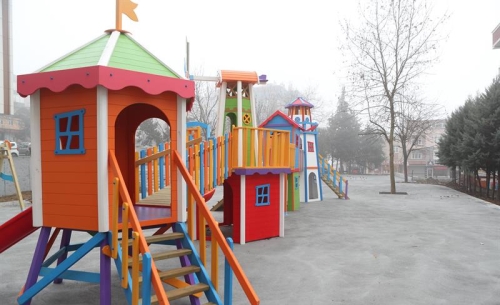 Eski Hizmet Binası Alanına Yeni Park