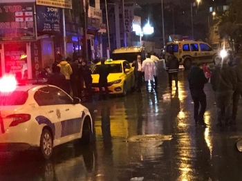 Fatih’Te Bekçilere Ateş Eden 3 Şüpheli Şahıstan 1’İ  Bacağından Vurularak Etkisiz Hale Getirtildi
