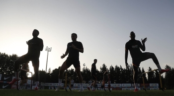 Galatasaray, Derbi İçin Kampa Girdi
