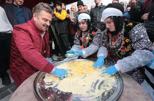Gaziosmanpaşalılar Karalahana Festivalinde Yöresel Lezzetlerle Buluştu