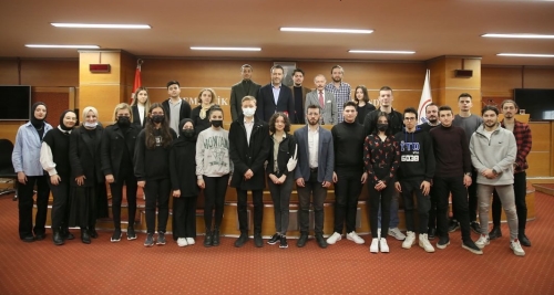 GENÇLİK MECLİSİNDE TOPLANTI HEYECANI