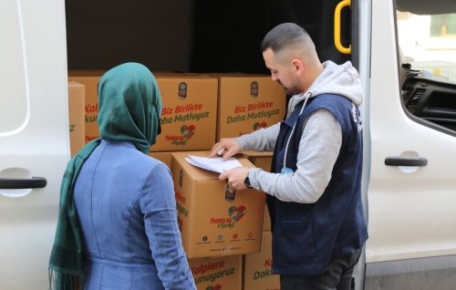 Gıda kolilerimizi ve market kartlarımızı ihtiyaç sahiplerine ulaştırdık