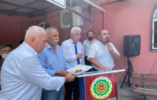 Habipler Cemevi'nde aşure lokması paylaşıldı