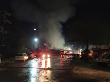 Halkalı’Da Yanan Kağıt Fabrikası 15 Saat Sonra Kontrol Altına Alındı
