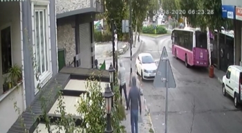 Hırsızlar Kaçtı, Bekçi Kovaladı
