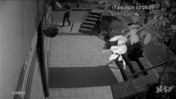 İbrahim Kaboğlu’Nun Aracına Taşla Saldıran Şahıslar Kamerada
