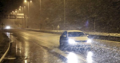 İstanbul'a Mevsimin İlk Karı Düştü 