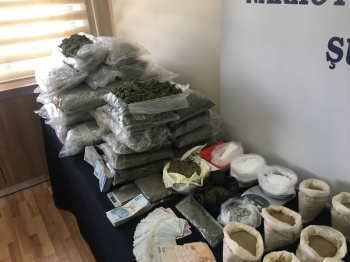 İstanbul Narkotik Polisi İki İlde 70 Kilo Uyuşturucu Ele Geçirdi
