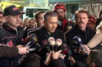 İstanbul Valisi Yerlikaya’Dan Bahçelievler’De Çöken Binaya İlişkin Açıklama
