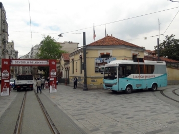 İstiklal Caddesi’Nde 3 Metre Kuralı

